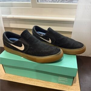 Nike Janowski Suede slip on